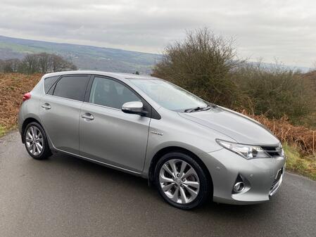 TOYOTA AURIS 1.8 VVT-h Excel