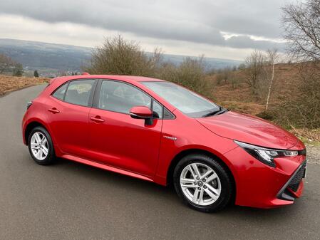 TOYOTA COROLLA 1.8 VVT-h Icon Tech