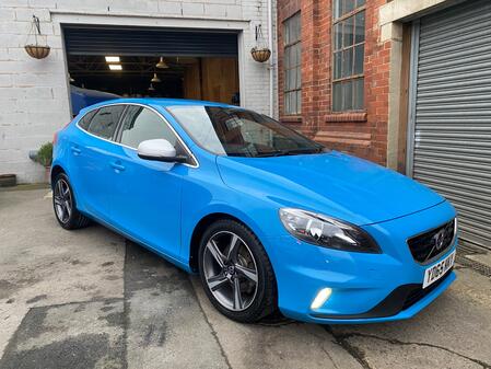 VOLVO V40 2.0 R-Design T2